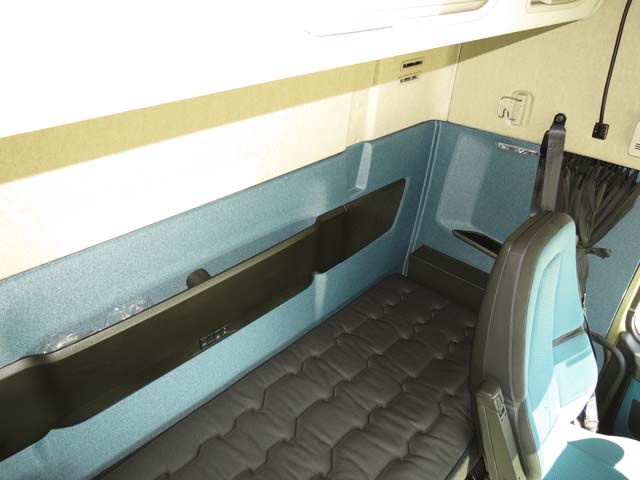 La cama del Volvo FM es confortable de 70 cms de ancho y 2 metros de largo.